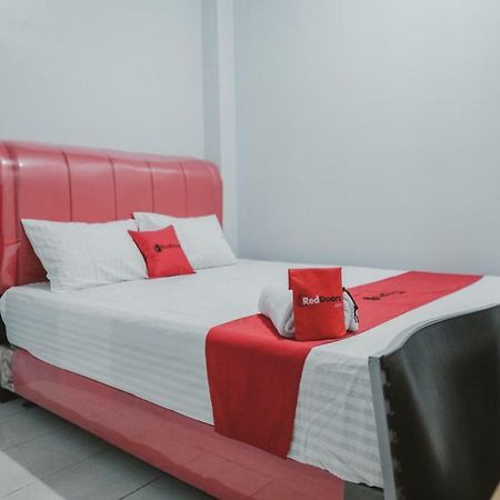 Hotel Reddoorz @ Jalan Pemuda Medan Exteriér fotografie