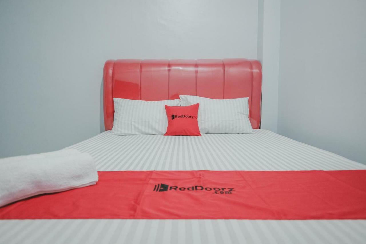 Hotel Reddoorz @ Jalan Pemuda Medan Exteriér fotografie