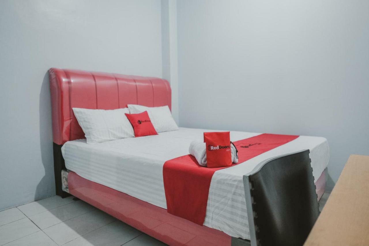 Hotel Reddoorz @ Jalan Pemuda Medan Exteriér fotografie