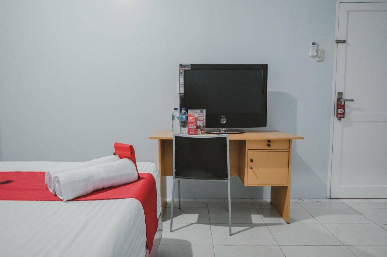 Hotel Reddoorz @ Jalan Pemuda Medan Exteriér fotografie