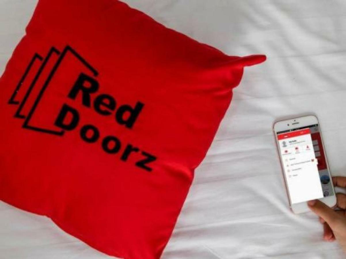 Hotel Reddoorz @ Jalan Pemuda Medan Exteriér fotografie